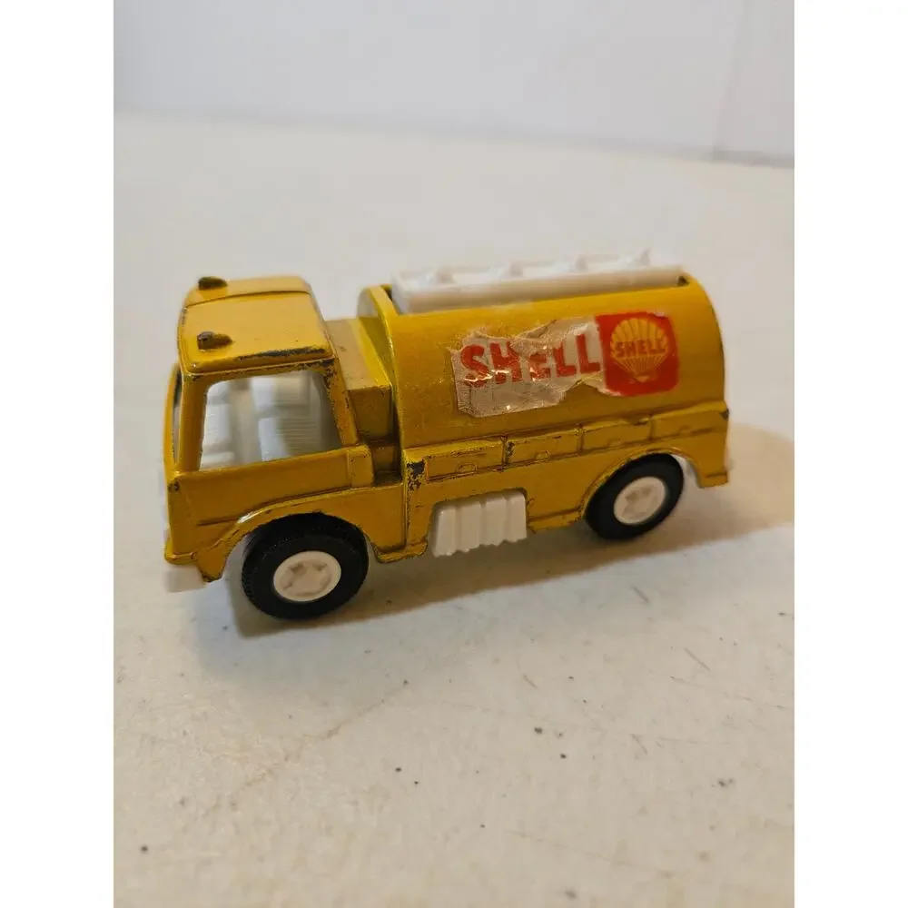 Vintage Tootsie Toy 1970 Shell Oil Yellow Tanker Truck Made USA TootsieToy